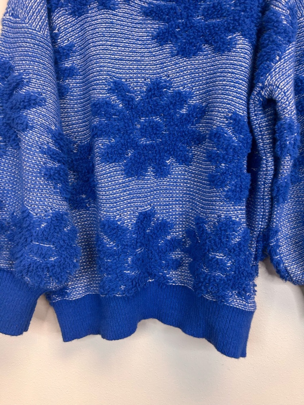 Blue Floral Oversized Textured Knit Sweater Size L Quirky Dopamine Colorful Fun - Picture 10 of 10